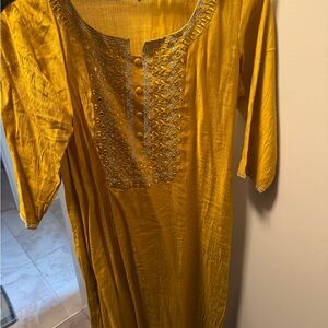 Embroidered Yellow Kurta size L